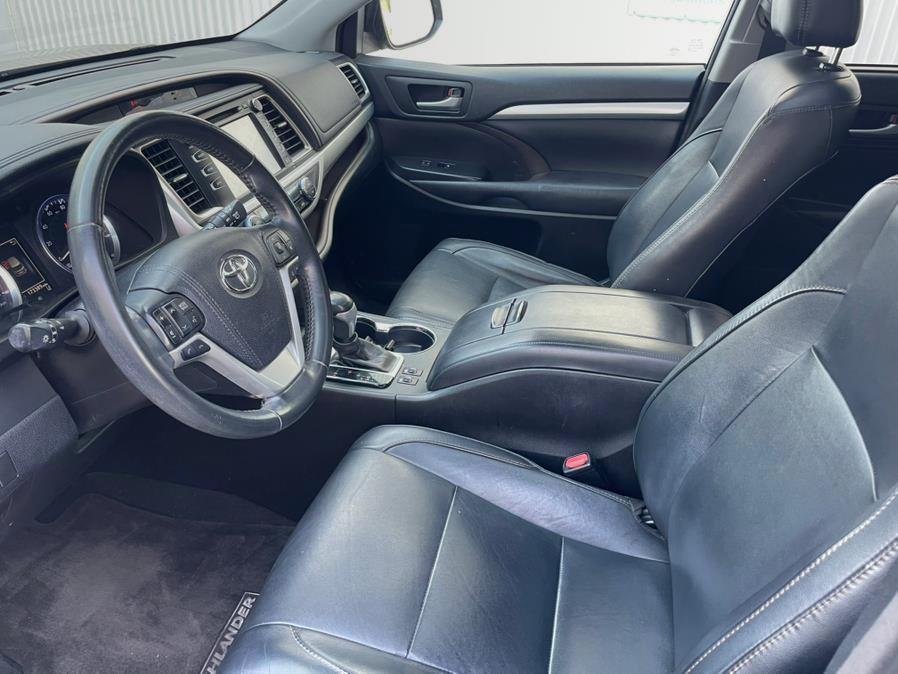 2017 Toyota Highlander XLE V6 FWD (Natl), available for sale in Hawaiian Gardens, California | Luxe Motors. Hawaiian Gardens, California 2017 Toyota Highlander XLE V6 FWD (Natl), available for sale in Hawaiian Gardens, California | Luxe Motors. Hawaiian Gardens, California