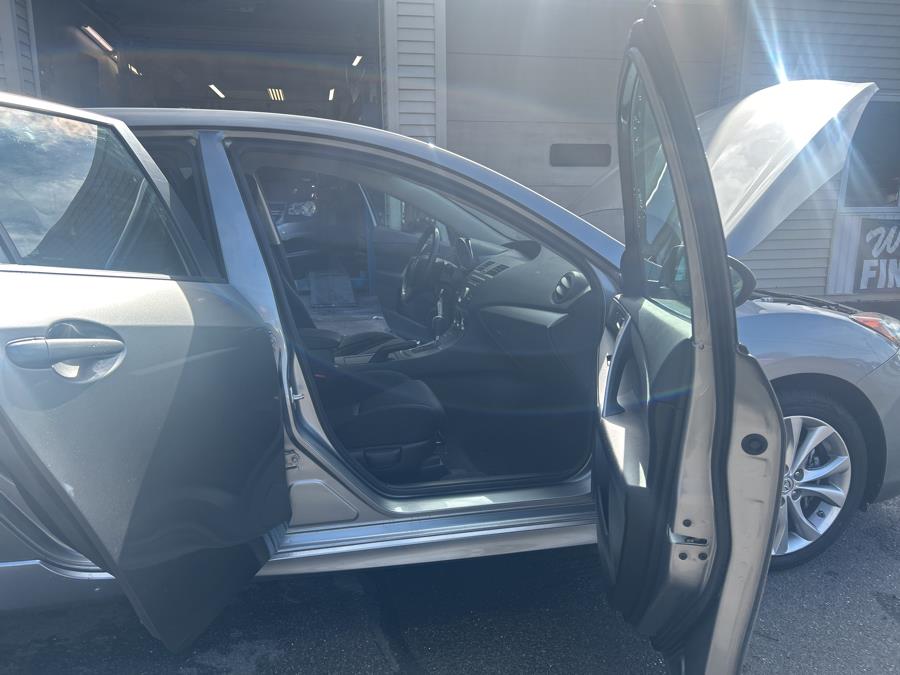 2010 Mazda Mazda3 5dr HB Auto s qtr, available for sale in South Windsor , Connecticut | Ful-line Auto LLC. South Windsor , Connecticut 2010 Mazda Mazda3 5dr HB Auto s qtr, available for sale in South Windsor , Connecticut | Ful-line Auto LLC. South Windsor , Connecticut
