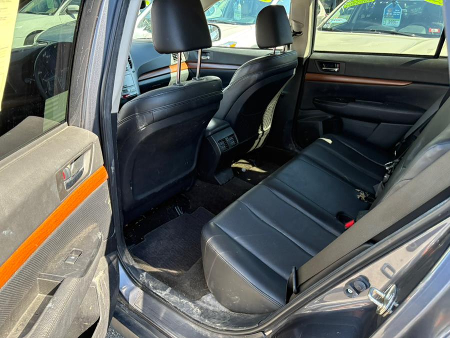 2014 Subaru Outback 4dr Wgn H4 Auto 2.5i Limited, available for sale in East Windsor, Connecticut | CT Car Co LLC. East Windsor, Connecticut 2014 Subaru Outback 4dr Wgn H4 Auto 2.5i Limited, available for sale in East Windsor, Connecticut | CT Car Co LLC. East Windsor, Connecticut