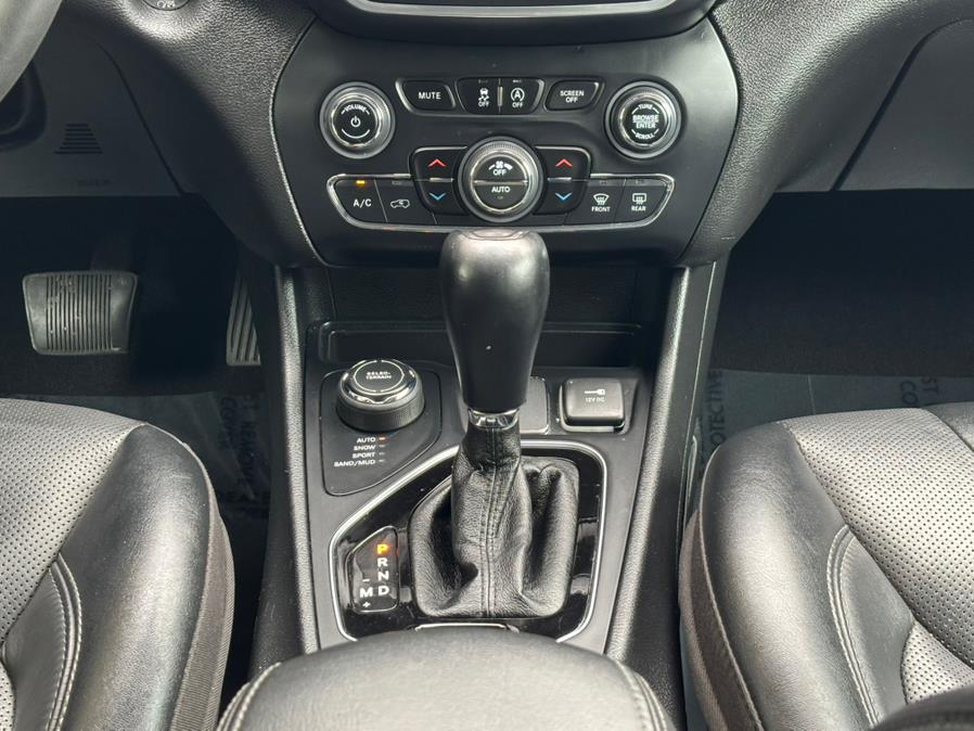 2023 Jeep Cherokee Altitude Lux 4x4, available for sale in Newark, New Jersey | Champion Auto Sales. Newark, New Jersey 2023 Jeep Cherokee Altitude Lux 4x4, available for sale in Newark, New Jersey | Champion Auto Sales. Newark, New Jersey