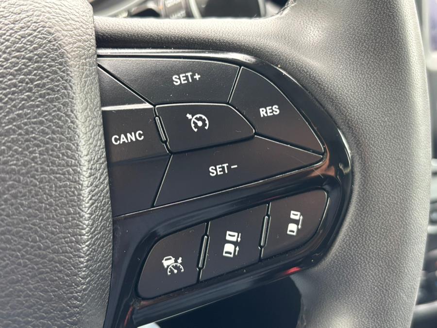 2023 Jeep Cherokee Altitude Lux 4x4, available for sale in Newark, New Jersey | Champion Auto Sales. Newark, New Jersey 2023 Jeep Cherokee Altitude Lux 4x4, available for sale in Newark, New Jersey | Champion Auto Sales. Newark, New Jersey