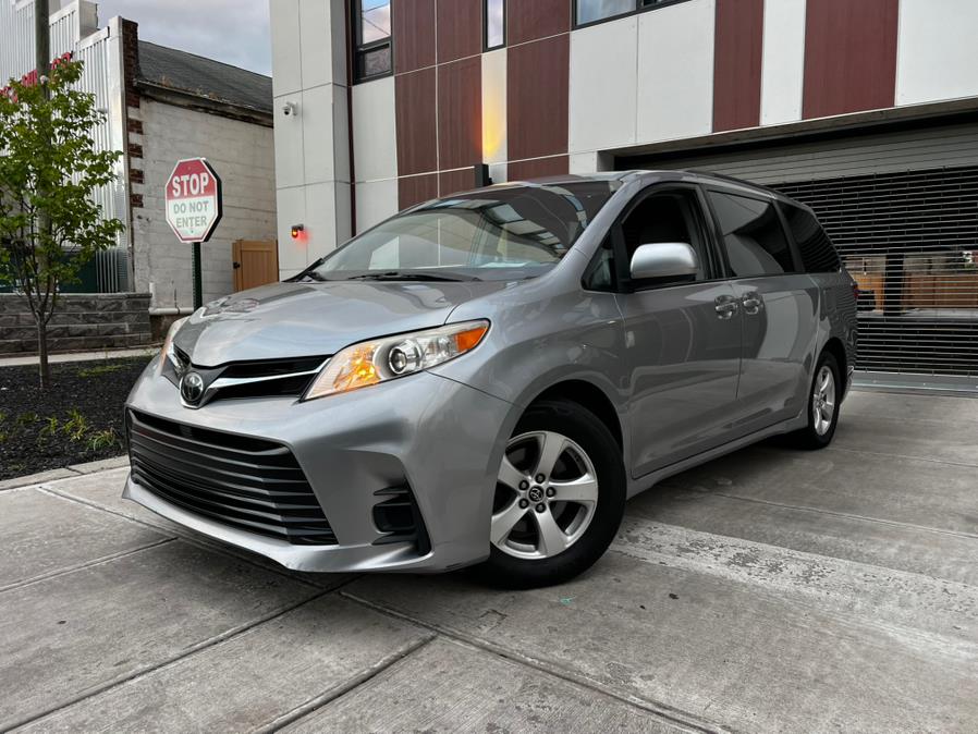 2018 Toyota Sienna LE FWD 8-Passenger (Natl), available for sale in Irvington, New Jersey | Elis Motors Corp. Irvington, New Jersey 2018 Toyota Sienna LE FWD 8-Passenger (Natl), available for sale in Irvington, New Jersey | Elis Motors Corp. Irvington, New Jersey