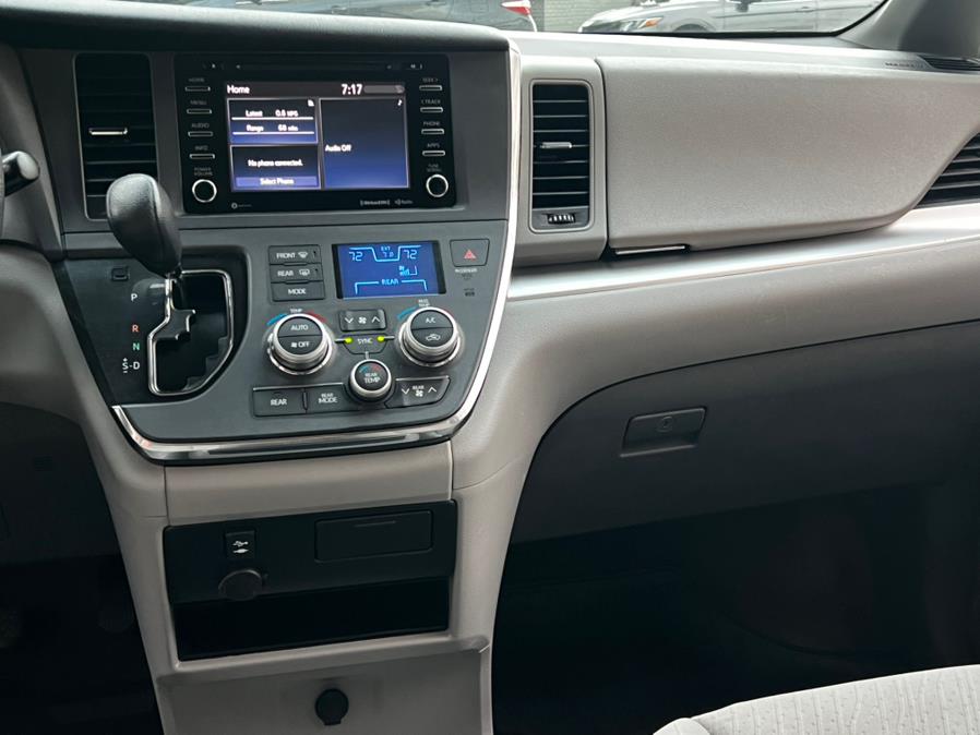 2018 Toyota Sienna LE FWD 8-Passenger (Natl), available for sale in Irvington, New Jersey | Elis Motors Corp. Irvington, New Jersey 2018 Toyota Sienna LE FWD 8-Passenger (Natl), available for sale in Irvington, New Jersey | Elis Motors Corp. Irvington, New Jersey