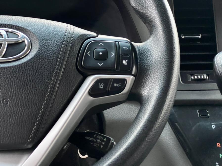 2018 Toyota Sienna LE FWD 8-Passenger (Natl), available for sale in Irvington, New Jersey | Elis Motors Corp. Irvington, New Jersey 2018 Toyota Sienna LE FWD 8-Passenger (Natl), available for sale in Irvington, New Jersey | Elis Motors Corp. Irvington, New Jersey