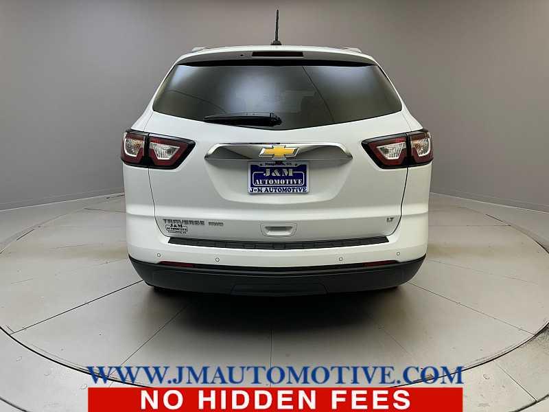 2017 Chevrolet Traverse 1LT photo 4