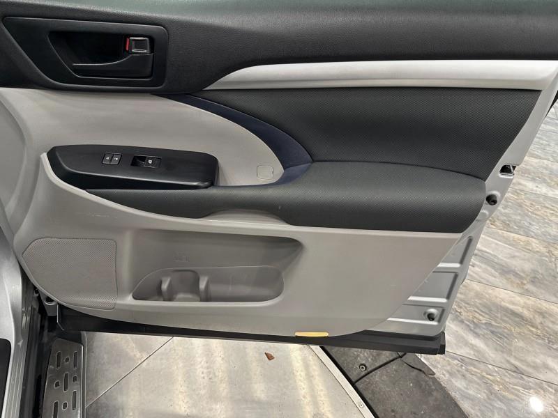2018 Toyota Highlander LE V6 AWD, available for sale in Maple Shade, New Jersey | Car Revolution. Maple Shade, New Jersey 2018 Toyota Highlander LE V6 AWD, available for sale in Maple Shade, New Jersey | Car Revolution. Maple Shade, New Jersey
