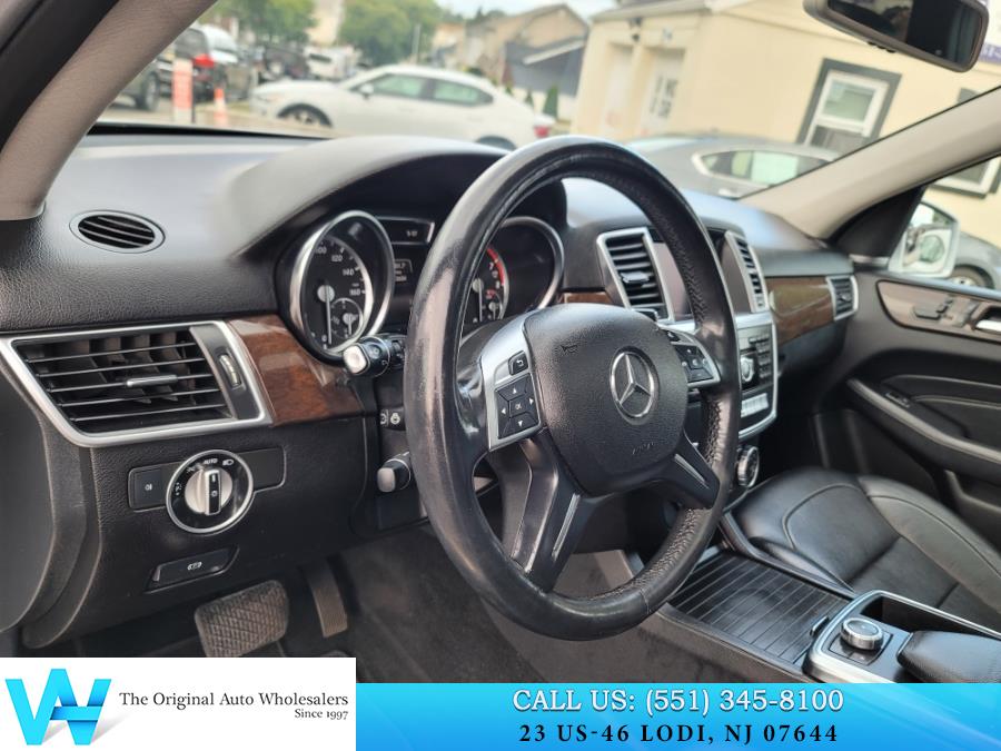 2014 Mercedes-Benz M-Class 4MATIC 4dr ML 350, available for sale in Lodi, New Jersey | AW Auto & Truck Wholesalers, Inc. Lodi, New Jersey 2014 Mercedes-Benz M-Class 4MATIC 4dr ML 350, available for sale in Lodi, New Jersey | AW Auto & Truck Wholesalers, Inc. Lodi, New Jersey