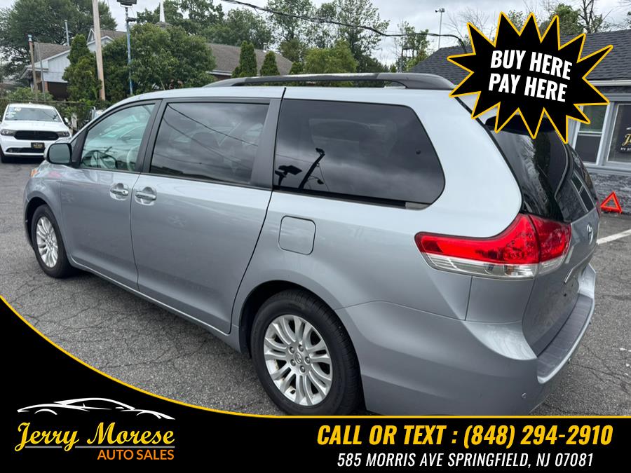 2013 Toyota Sienna XLE photo 3