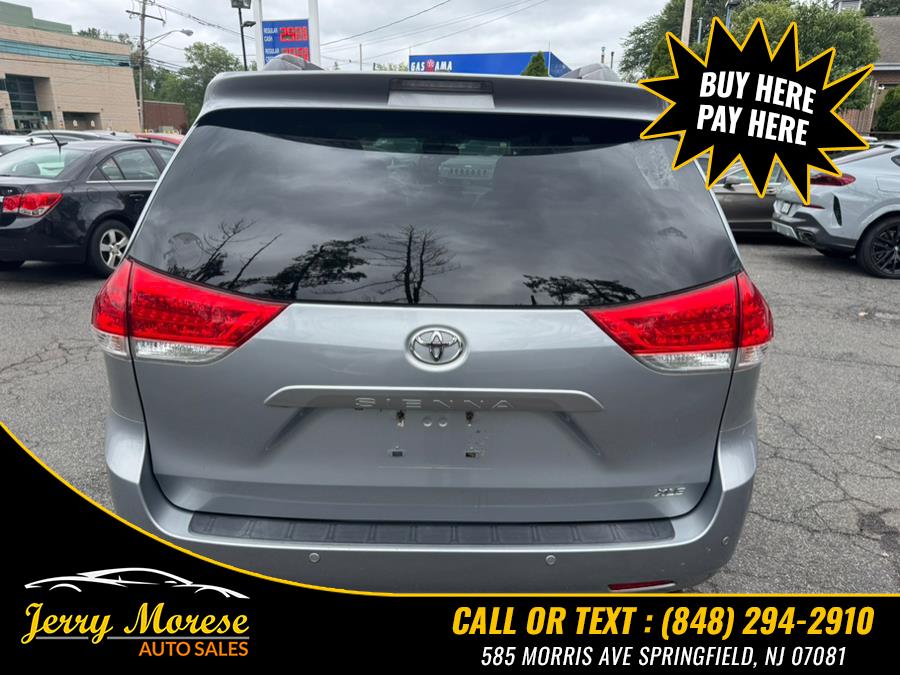 2013 Toyota Sienna XLE photo 4