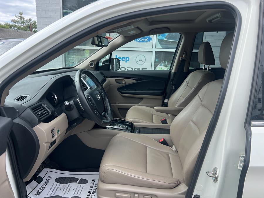 2016 Honda Pilot AWD 4dr Touring w/RES & Navi, available for sale in Milford, Connecticut | Korhan LLC DBA Superior Motors. Milford, Connecticut 2016 Honda Pilot AWD 4dr Touring w/RES & Navi, available for sale in Milford, Connecticut | Korhan LLC DBA Superior Motors. Milford, Connecticut