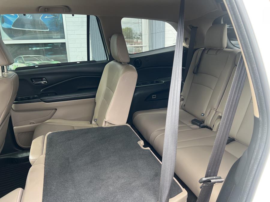 2016 Honda Pilot AWD 4dr Touring w/RES & Navi, available for sale in Milford, Connecticut | Korhan LLC DBA Superior Motors. Milford, Connecticut 2016 Honda Pilot AWD 4dr Touring w/RES & Navi, available for sale in Milford, Connecticut | Korhan LLC DBA Superior Motors. Milford, Connecticut