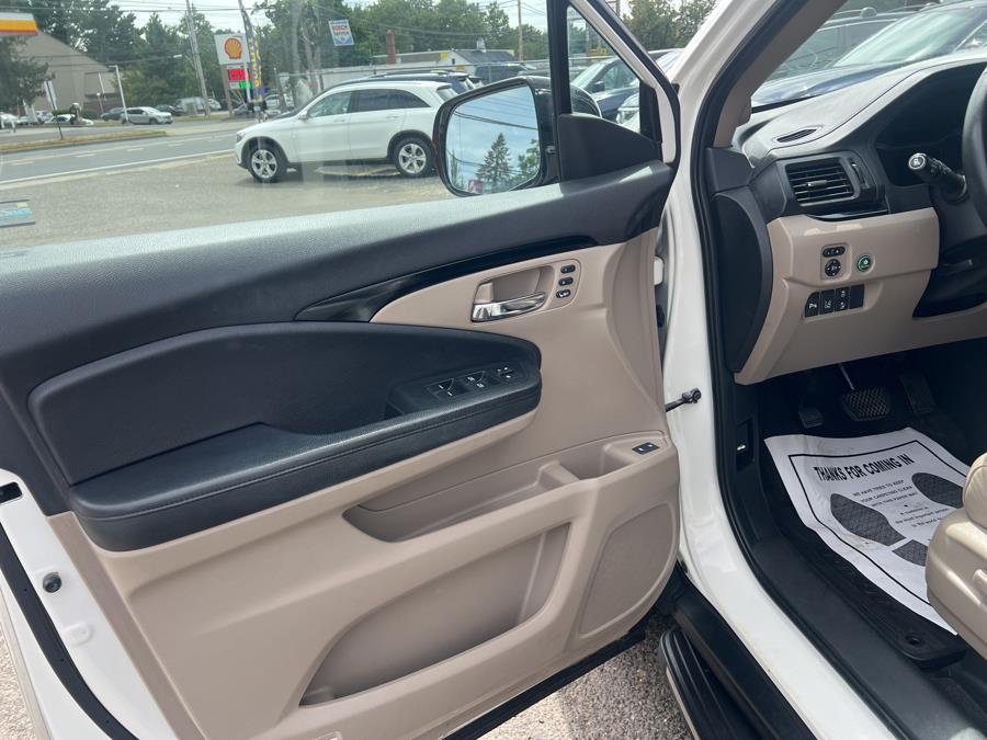 2016 Honda Pilot AWD 4dr Touring w/RES & Navi, available for sale in Milford, Connecticut | Korhan LLC DBA Superior Motors. Milford, Connecticut 2016 Honda Pilot AWD 4dr Touring w/RES & Navi, available for sale in Milford, Connecticut | Korhan LLC DBA Superior Motors. Milford, Connecticut