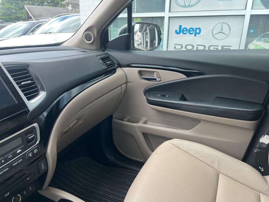 2016 Honda Pilot AWD 4dr Touring w/RES & Navi, available for sale in Milford, Connecticut | Korhan LLC DBA Superior Motors. Milford, Connecticut 2016 Honda Pilot AWD 4dr Touring w/RES & Navi, available for sale in Milford, Connecticut | Korhan LLC DBA Superior Motors. Milford, Connecticut
