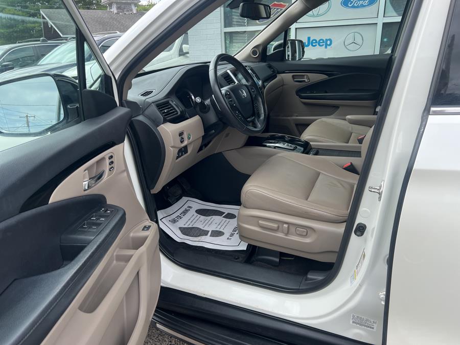 2016 Honda Pilot AWD 4dr Touring w/RES & Navi, available for sale in Milford, Connecticut | Korhan LLC DBA Superior Motors. Milford, Connecticut 2016 Honda Pilot AWD 4dr Touring w/RES & Navi, available for sale in Milford, Connecticut | Korhan LLC DBA Superior Motors. Milford, Connecticut