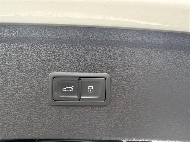 2018 Audi Q5 2.0T, available for sale in Stratford, Connecticut | Wiz Leasing Inc. Stratford, Connecticut 2018 Audi Q5 2.0T, available for sale in Stratford, Connecticut | Wiz Leasing Inc. Stratford, Connecticut