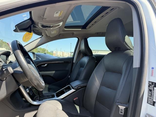 2016 Volvo Xc70 T5, available for sale in Stratford, Connecticut | Wiz Leasing Inc. Stratford, Connecticut 2016 Volvo Xc70 T5, available for sale in Stratford, Connecticut | Wiz Leasing Inc. Stratford, Connecticut
