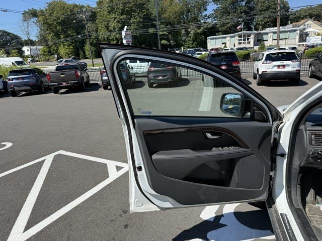2016 Volvo Xc70 T5, available for sale in Stratford, Connecticut | Wiz Leasing Inc. Stratford, Connecticut 2016 Volvo Xc70 T5, available for sale in Stratford, Connecticut | Wiz Leasing Inc. Stratford, Connecticut