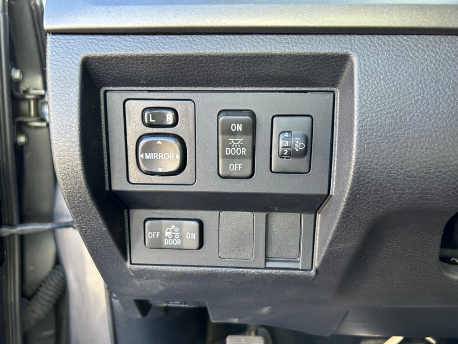 2016 Toyota Tundra 4WD Truck Double Cab 5.7L V8 6-Spd AT SR5 (Natl), available for sale in West Springfield, Massachusetts | Union Street Auto Sales. West Springfield, Massachusetts 2016 Toyota Tundra 4WD Truck Double Cab 5.7L V8 6-Spd AT SR5 (Natl), available for sale in West Springfield, Massachusetts | Union Street Auto Sales. West Springfield, Massachusetts