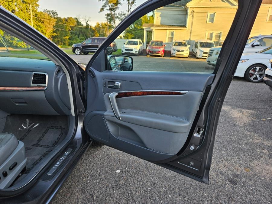 2010 Lincoln MKZ 4dr Sdn AWD, available for sale in East Windsor, Connecticut | Toro Auto. East Windsor, Connecticut 2010 Lincoln MKZ 4dr Sdn AWD, available for sale in East Windsor, Connecticut | Toro Auto. East Windsor, Connecticut