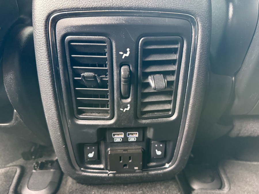 2015 Jeep Grand Cherokee 4WD 4dr Limited, available for sale in Bristol, Connecticut | Bristol Auto Center LLC. Bristol, Connecticut 2015 Jeep Grand Cherokee 4WD 4dr Limited, available for sale in Bristol, Connecticut | Bristol Auto Center LLC. Bristol, Connecticut