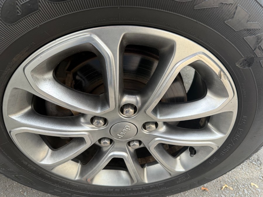 2015 Jeep Grand Cherokee 4WD 4dr Limited, available for sale in Bristol, Connecticut | Bristol Auto Center LLC. Bristol, Connecticut 2015 Jeep Grand Cherokee 4WD 4dr Limited, available for sale in Bristol, Connecticut | Bristol Auto Center LLC. Bristol, Connecticut
