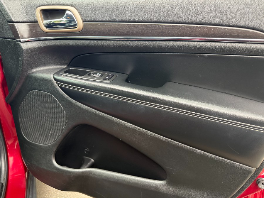 2015 Jeep Grand Cherokee 4WD 4dr Limited, available for sale in Bristol, Connecticut | Bristol Auto Center LLC. Bristol, Connecticut 2015 Jeep Grand Cherokee 4WD 4dr Limited, available for sale in Bristol, Connecticut | Bristol Auto Center LLC. Bristol, Connecticut