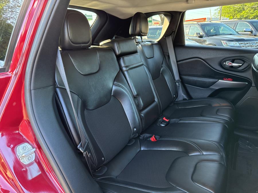 2019 Jeep Cherokee Latitude Plus 4x4, available for sale in Little Ferry, New Jersey | Victoria Preowned Autos Inc. Little Ferry, New Jersey 2019 Jeep Cherokee Latitude Plus 4x4, available for sale in Little Ferry, New Jersey | Victoria Preowned Autos Inc. Little Ferry, New Jersey