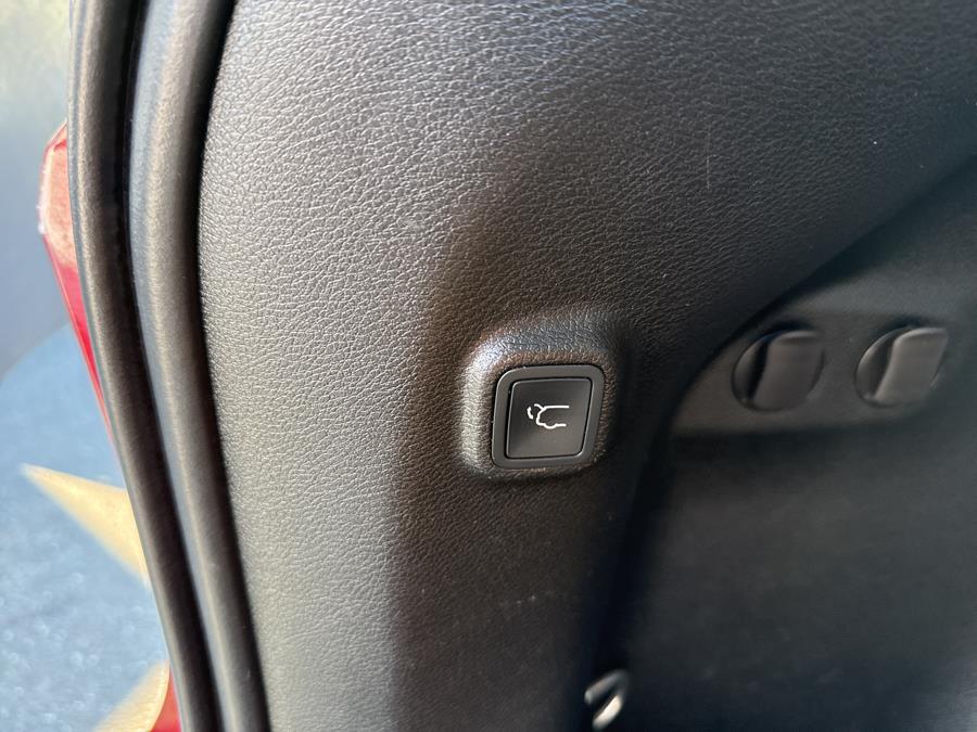 2019 Jeep Cherokee Latitude Plus 4x4, available for sale in Little Ferry, New Jersey | Victoria Preowned Autos Inc. Little Ferry, New Jersey 2019 Jeep Cherokee Latitude Plus 4x4, available for sale in Little Ferry, New Jersey | Victoria Preowned Autos Inc. Little Ferry, New Jersey