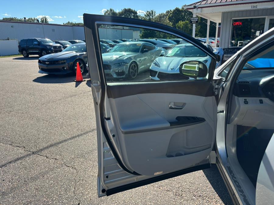 2012 Toyota Venza 4dr Wgn I4 AWD LE (Natl), available for sale in South Windsor, Connecticut | Mike And Tony Auto Sales, Inc. South Windsor, Connecticut 2012 Toyota Venza 4dr Wgn I4 AWD LE (Natl), available for sale in South Windsor, Connecticut | Mike And Tony Auto Sales, Inc. South Windsor, Connecticut