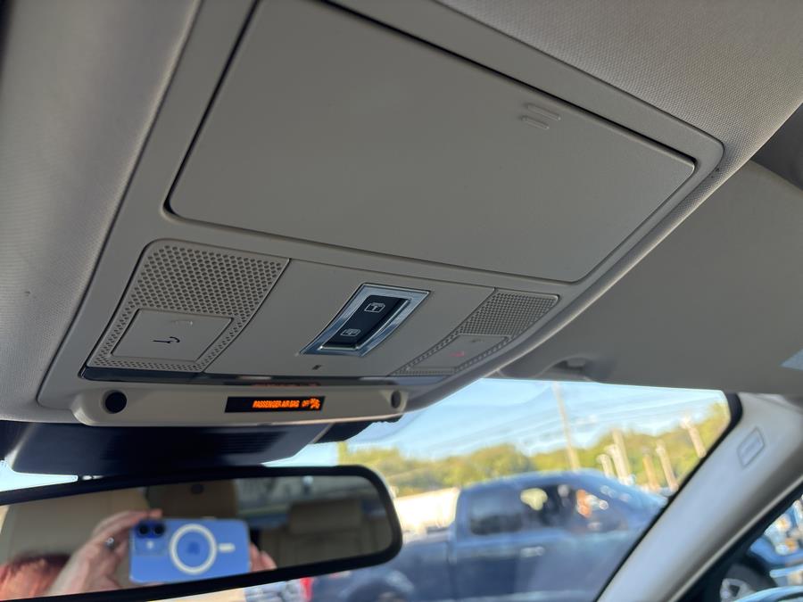 2019 Land Rover Discovery Sport HSE 4WD, available for sale in Old Saybrook, Connecticut | Saybrook Auto Barn. Old Saybrook, Connecticut 2019 Land Rover Discovery Sport HSE 4WD, available for sale in Old Saybrook, Connecticut | Saybrook Auto Barn. Old Saybrook, Connecticut
