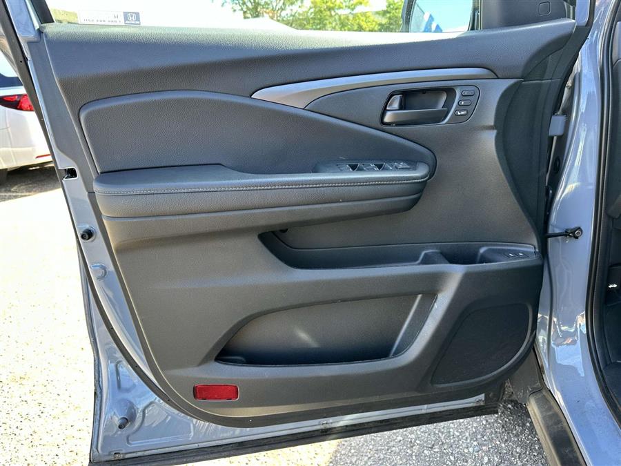 2022 Honda Passport EX-L, available for sale in Patchogue, New York | Baron Supercenter. Patchogue, New York 2022 Honda Passport EX-L, available for sale in Patchogue, New York | Baron Supercenter. Patchogue, New York