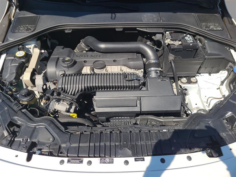2015 Volvo S60 4dr Sdn T5 Premier AWD, available for sale in Canton, Connecticut | Lava Motors. Canton, Connecticut 2015 Volvo S60 4dr Sdn T5 Premier AWD, available for sale in Canton, Connecticut | Lava Motors. Canton, Connecticut