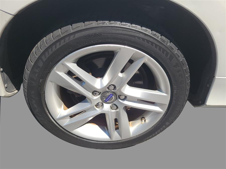 2015 Volvo S60 4dr Sdn T5 Premier AWD, available for sale in Canton, Connecticut | Lava Motors. Canton, Connecticut 2015 Volvo S60 4dr Sdn T5 Premier AWD, available for sale in Canton, Connecticut | Lava Motors. Canton, Connecticut