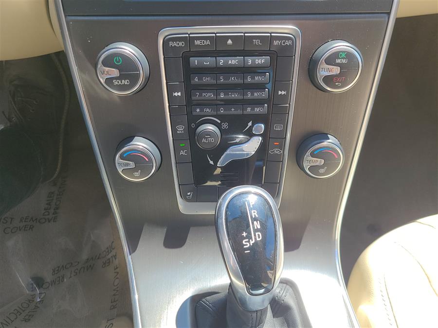 2015 Volvo S60 4dr Sdn T5 Premier AWD, available for sale in Canton, Connecticut | Lava Motors. Canton, Connecticut 2015 Volvo S60 4dr Sdn T5 Premier AWD, available for sale in Canton, Connecticut | Lava Motors. Canton, Connecticut