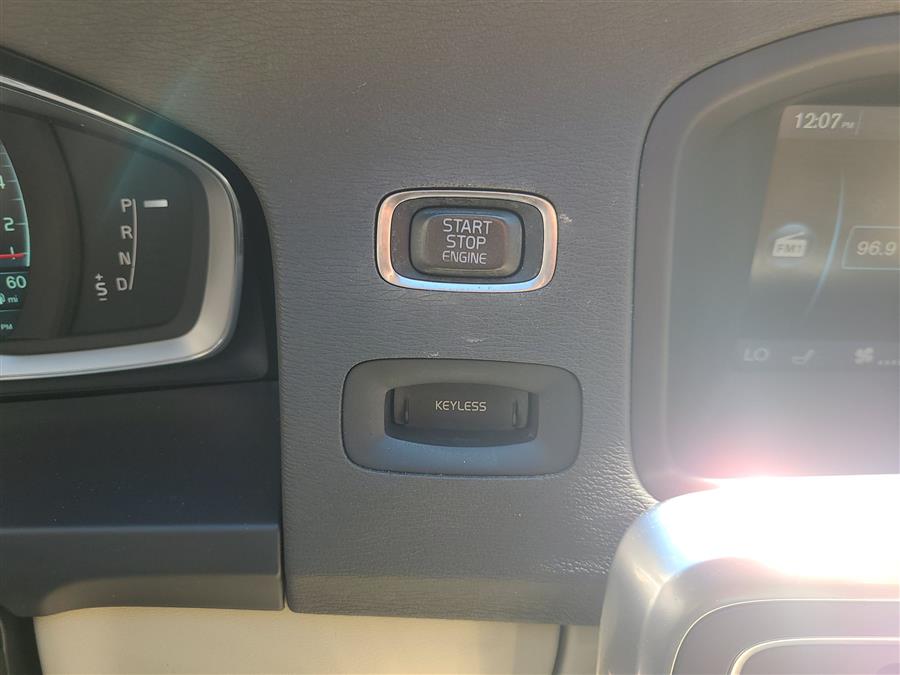 2015 Volvo S60 4dr Sdn T5 Premier AWD, available for sale in Canton, Connecticut | Lava Motors. Canton, Connecticut 2015 Volvo S60 4dr Sdn T5 Premier AWD, available for sale in Canton, Connecticut | Lava Motors. Canton, Connecticut