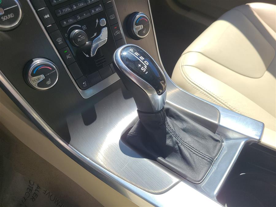 2015 Volvo S60 4dr Sdn T5 Premier AWD, available for sale in Canton, Connecticut | Lava Motors. Canton, Connecticut 2015 Volvo S60 4dr Sdn T5 Premier AWD, available for sale in Canton, Connecticut | Lava Motors. Canton, Connecticut
