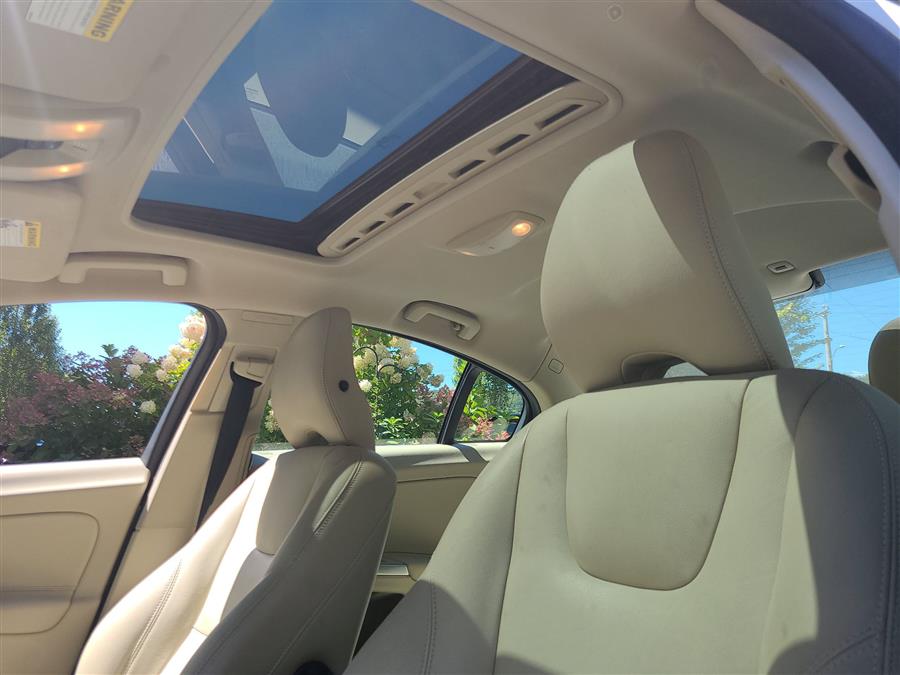 2015 Volvo S60 4dr Sdn T5 Premier AWD, available for sale in Canton, Connecticut | Lava Motors. Canton, Connecticut 2015 Volvo S60 4dr Sdn T5 Premier AWD, available for sale in Canton, Connecticut | Lava Motors. Canton, Connecticut