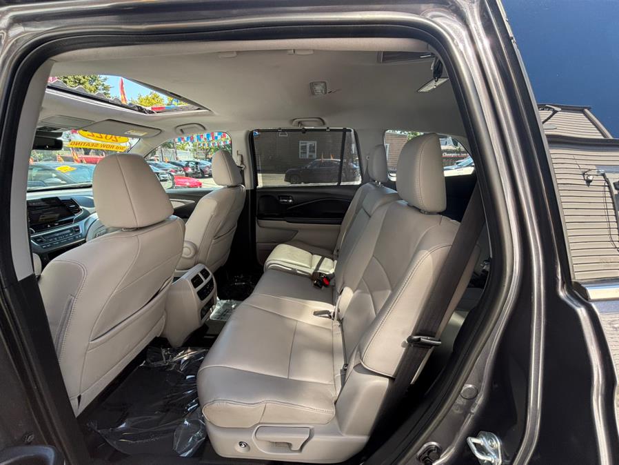 2022 Honda Pilot EX-L AWD, available for sale in Newark , New Jersey | Champion Used Auto Sales 2. Newark , New Jersey 2022 Honda Pilot EX-L AWD, available for sale in Newark , New Jersey | Champion Used Auto Sales 2. Newark , New Jersey