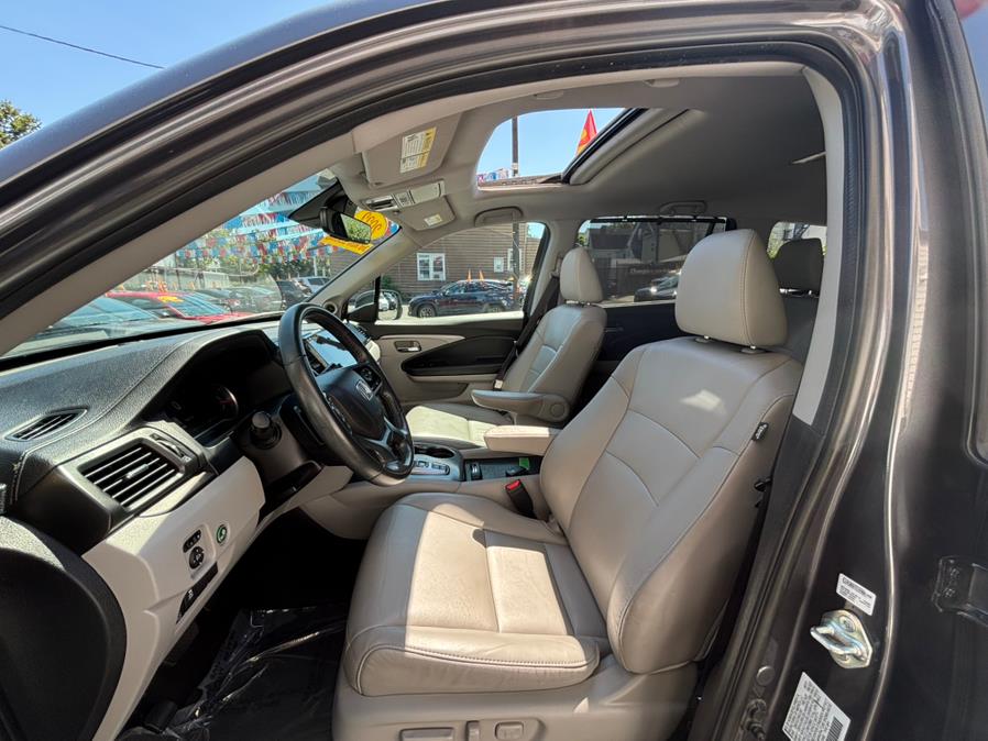 2022 Honda Pilot EX-L AWD, available for sale in Newark , New Jersey | Champion Used Auto Sales 2. Newark , New Jersey 2022 Honda Pilot EX-L AWD, available for sale in Newark , New Jersey | Champion Used Auto Sales 2. Newark , New Jersey