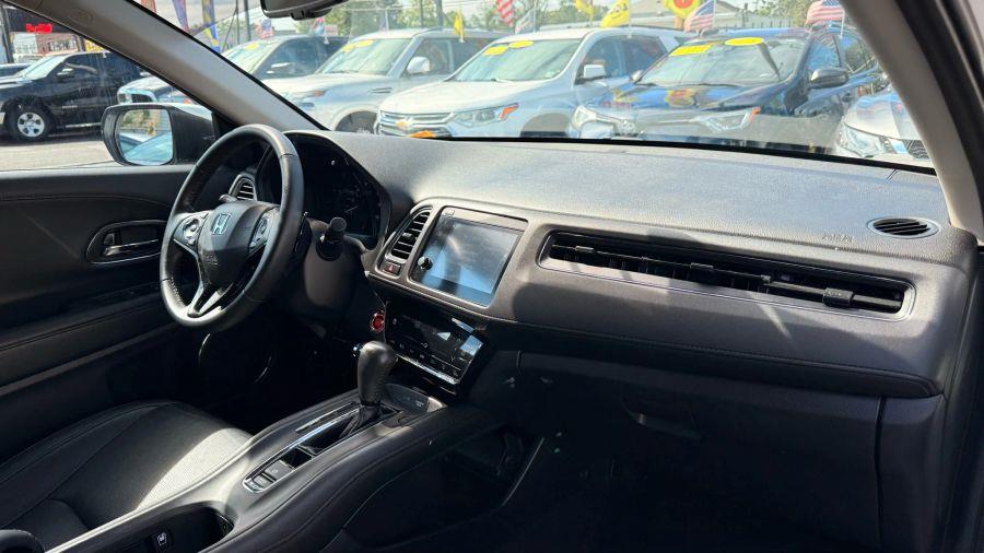 2019 Honda Hr-v EX-L Sport Utility 4D, available for sale in Linden, New Jersey | Route 27 Auto Mall. Linden, New Jersey 2019 Honda Hr-v EX-L Sport Utility 4D, available for sale in Linden, New Jersey | Route 27 Auto Mall. Linden, New Jersey