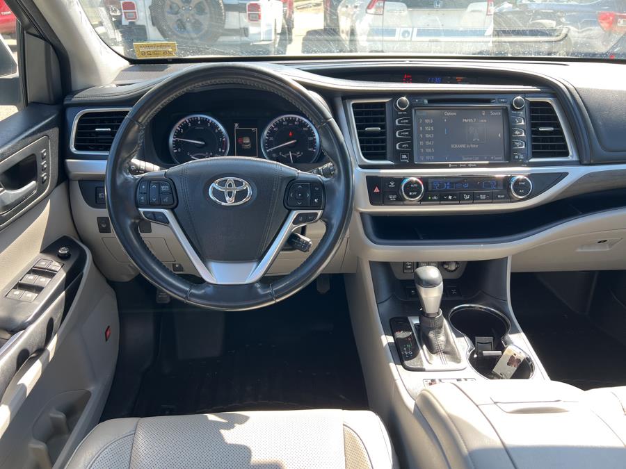 2017 Toyota Highlander Limited V6 AWD (Natl), available for sale in Bangor , Maine | Pray's Auto Sales . Bangor , Maine 2017 Toyota Highlander Limited V6 AWD (Natl), available for sale in Bangor , Maine | Pray's Auto Sales . Bangor , Maine