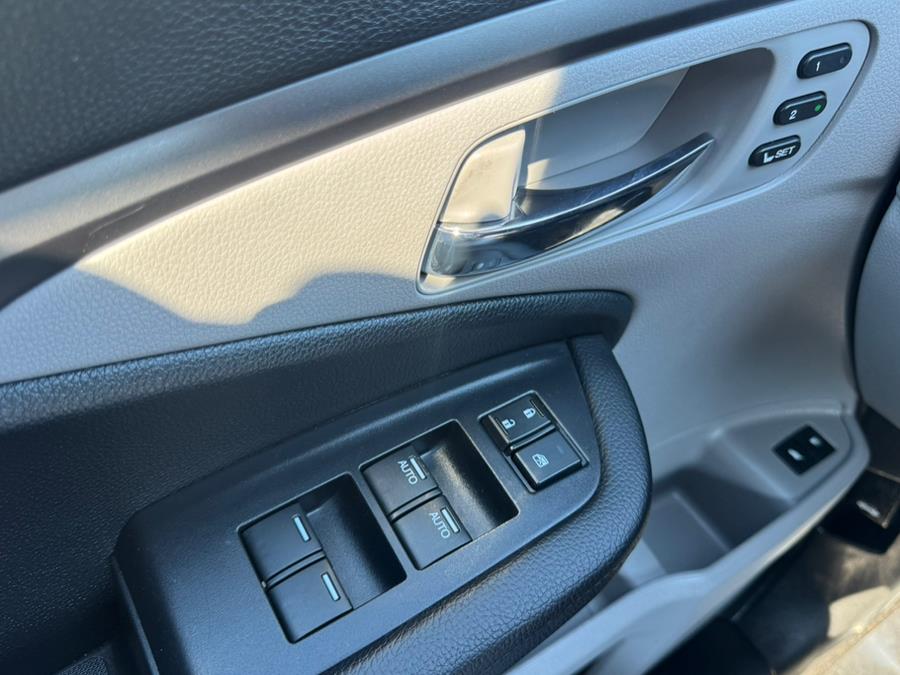 2022 Honda Pilot EX-L AWD, available for sale in Newark, New Jersey | Champion Auto Sales. Newark, New Jersey 2022 Honda Pilot EX-L AWD, available for sale in Newark, New Jersey | Champion Auto Sales. Newark, New Jersey