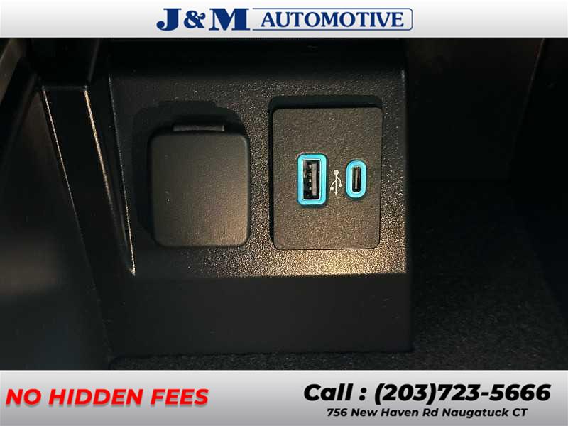 2021 Ford Explorer XLT, available for sale in Naugatuck, Connecticut | J&M Automotive Sls&Svc LLC. Naugatuck, Connecticut 2021 Ford Explorer XLT, available for sale in Naugatuck, Connecticut | J&M Automotive Sls&Svc LLC. Naugatuck, Connecticut