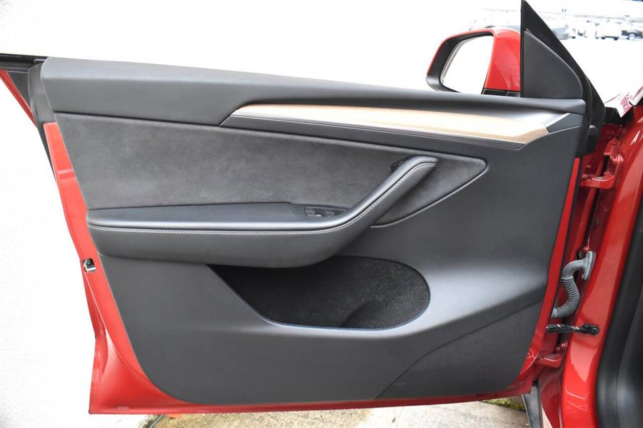 2022 Tesla Model y Long Range AWD 4dr Crossover, available for sale in Great Neck, New York | Camy Cars. Great Neck, New York 2022 Tesla Model y Long Range AWD 4dr Crossover, available for sale in Great Neck, New York | Camy Cars. Great Neck, New York