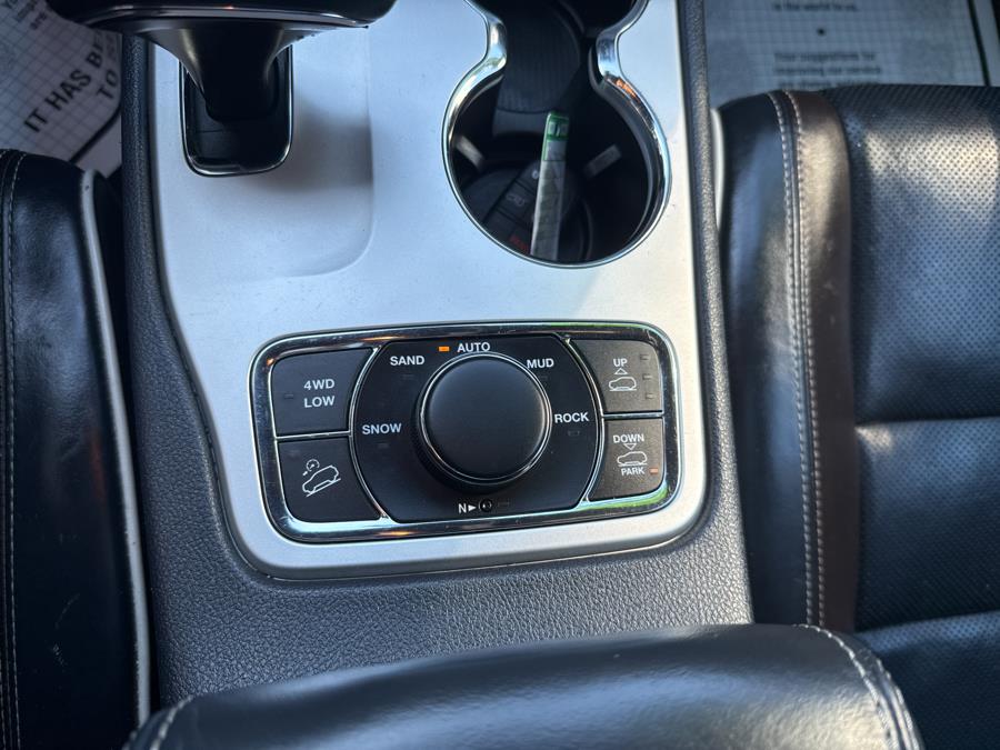 2015 Jeep Grand Cherokee 4WD 4dr Overland, available for sale in Worcester, Massachusetts | Worcester Auto Outlet LLC. Worcester, Massachusetts 2015 Jeep Grand Cherokee 4WD 4dr Overland, available for sale in Worcester, Massachusetts | Worcester Auto Outlet LLC. Worcester, Massachusetts