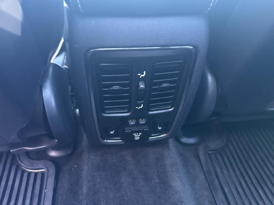 2015 Jeep Grand Cherokee 4WD 4dr Overland, available for sale in Worcester, Massachusetts | Worcester Auto Outlet LLC. Worcester, Massachusetts 2015 Jeep Grand Cherokee 4WD 4dr Overland, available for sale in Worcester, Massachusetts | Worcester Auto Outlet LLC. Worcester, Massachusetts