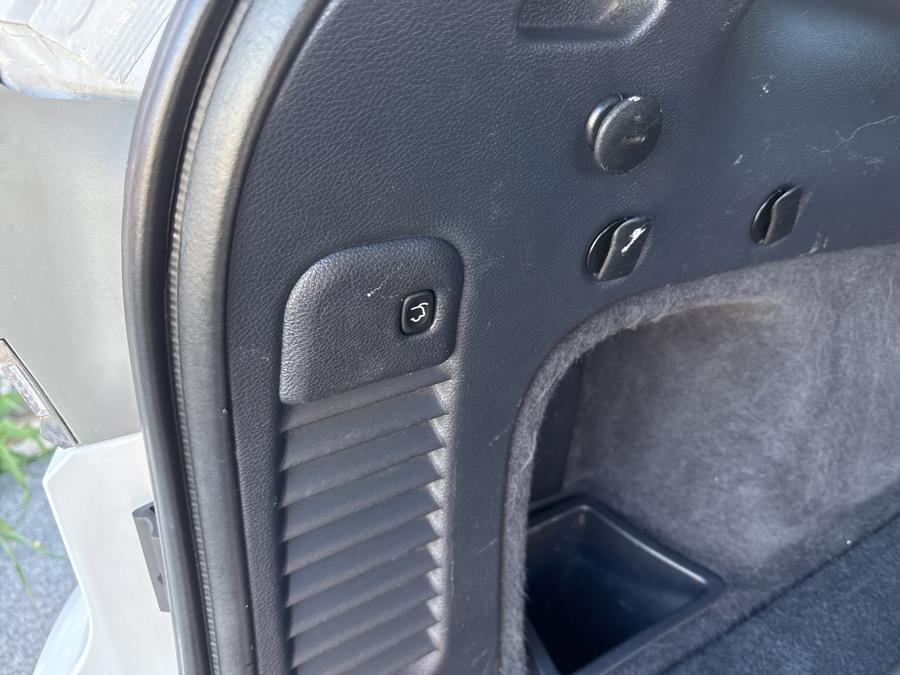 2015 Jeep Grand Cherokee 4WD 4dr Overland, available for sale in Worcester, Massachusetts | Worcester Auto Outlet LLC. Worcester, Massachusetts 2015 Jeep Grand Cherokee 4WD 4dr Overland, available for sale in Worcester, Massachusetts | Worcester Auto Outlet LLC. Worcester, Massachusetts