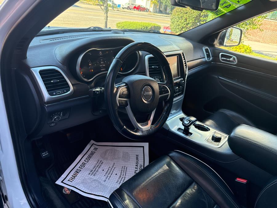 2015 Jeep Grand Cherokee 4WD 4dr Overland, available for sale in Worcester, Massachusetts | Worcester Auto Outlet LLC. Worcester, Massachusetts 2015 Jeep Grand Cherokee 4WD 4dr Overland, available for sale in Worcester, Massachusetts | Worcester Auto Outlet LLC. Worcester, Massachusetts