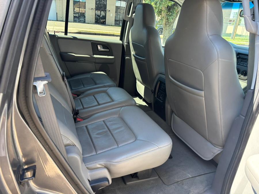 2004 Ford Expedition 4.6L XLT Sport 4WD, available for sale in New haven, Connecticut | Wilson Maturo Motors. New haven, Connecticut 2004 Ford Expedition 4.6L XLT Sport 4WD, available for sale in New haven, Connecticut | Wilson Maturo Motors. New haven, Connecticut
