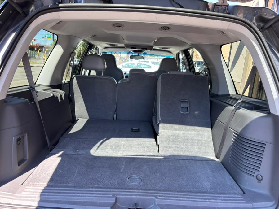 2004 Ford Expedition 4.6L XLT Sport 4WD, available for sale in New haven, Connecticut | Wilson Maturo Motors. New haven, Connecticut 2004 Ford Expedition 4.6L XLT Sport 4WD, available for sale in New haven, Connecticut | Wilson Maturo Motors. New haven, Connecticut